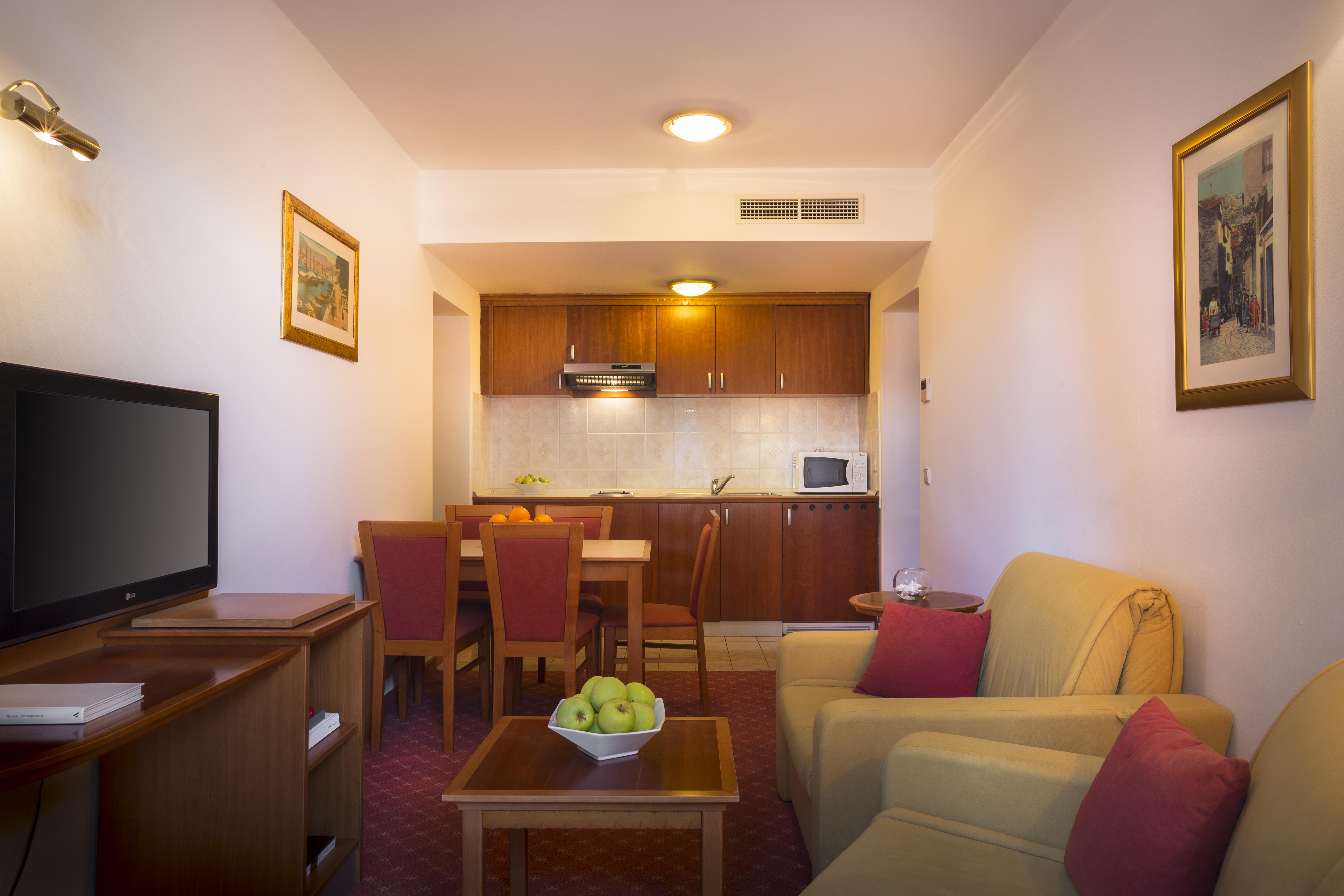 Valamar Villa Adria Baska  Ngoại thất bức ảnh
